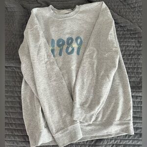 1989 Taylor Swift (Taylor’s Version) crewneck